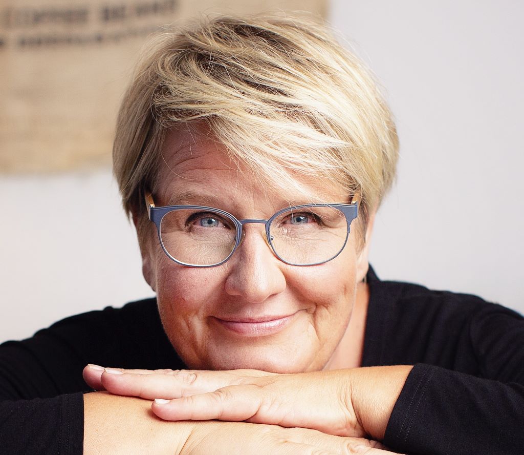 Tanja Köhler ist Psychologin und hat zahlreiche Angebote rund um die Rauhnächte: Onlinekurse, Bücher, Coachings